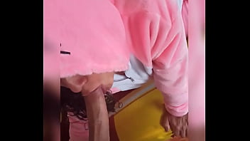 Preview 2 of Ayeres - Mi hermanastra en pijama rosada quiere verga en su boca y culo