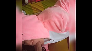 Preview 1 of Ayeres - Mi hermanastra en pijama rosada quiere verga en su boca y culo