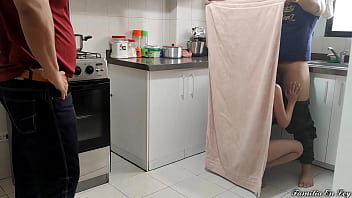 Preview 4 of Seel Khun Bf Video - Me Follo a mi Madrastra mientras que mi Padrastro esta Arreglando la Cocina no Se Dio Cuenta que me Estoy Follando a la Perra de su Esposa
