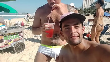 Preview 3 of Sxxx Bur - Na praia na companhia do meu namorado MaldonattoGP