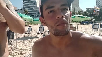 Preview 1 of Sxxx Bur - Na praia na companhia do meu namorado MaldonattoGP
