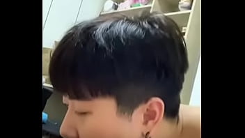 Preview 2 of Moms Ryan Connar - 我喜歡幫男生吹屌