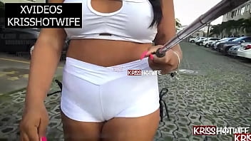 Preview 2 of Big Cbbe - Kriss Hotwife Puta Gostosa do Bucetao Com Pata De Camelo Bem Marcada