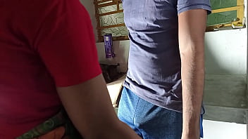 Preview 2 of Pre Op Sex Change - चिकन बना रही मैड को किचन स्टैंड पर चोदा  - साफ़ हिन्दी आवाज मे