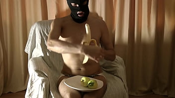 Preview 3 of Milf Homemade Dildo - DenkffKinky - Food Fetish. My oral sex with food.