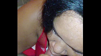 Preview 2 of Mania Ebony - Mi gorda dandome lengua
