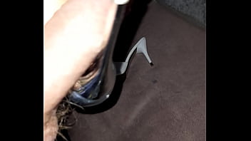 Preview 3 of Xxxwwwh - High heel fuck
