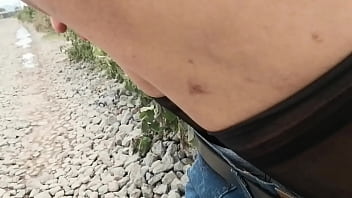 Preview 2 of Fat British Granny Incest - Metiendo un palo en mi culo en la calle 1