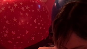 Preview 2 of Noughty School Girl - Pete de mi amiga entre globos