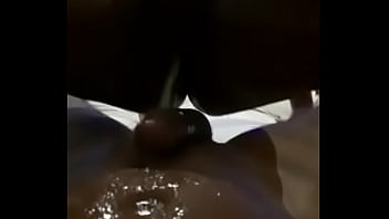 Preview 4 of Bismarck Squirt - Parte 1 video com uma amiga safada