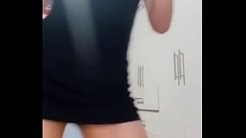 Preview 4 of Short Strip - Bailando reggaet&oacute_n vestido negro y ganga rosa