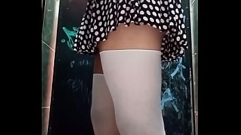 Preview 2 of Mom Xxxz - En ba&ntilde_o publico
