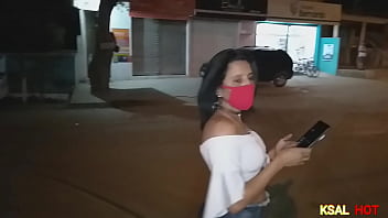 Preview 1 of Diamond Kktth - A danadinha da Danny Hot,  vai na pra&ccedil_a encontra um amiguinho e ela sobe na moto com ele pra fuder a bucetinha com uma rola enorme