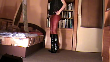 Preview 1 of Mom Son Video Whil Dad Sleeping - leggings