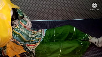 Preview 1 of Sex In Bus Tran - Simran बोली जल्दी से चोद तेरा  आजायेगा