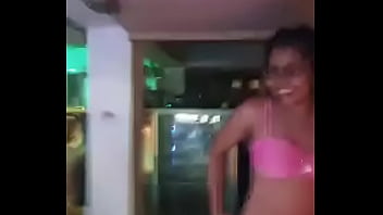 Preview 1 of Gova Beech Sex - Putas bailando para encontrar vergas para meterse en playa de Ecuador