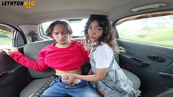 Preview 2 of Sakova Ddf - Follandome a una chica peque&ntilde_a y sexy en un carro en movimiento
