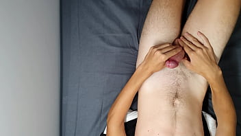 Preview 2 of Snifing Drug - Je me branle dans mon lit &eacute_jac de partout