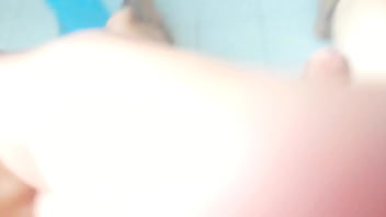 Preview 1 of German Teen Bea Schnuckel - En el ba&ntilde_o pene