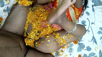 Preview 3 of Guri Guri Cute Yuna - अपनी रांड गर्लफ्रेएंड को सुहागात के दिन पति से पहले चोदा। क्लीयर वॉयस।