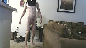 Preview 1 of Tmail Sexy - I walk around my apartment naked :)