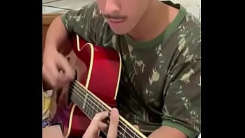 Preview 1 of Jodi Nio - Tocando gostoso o viol&atilde_o enquanto encanta 2
