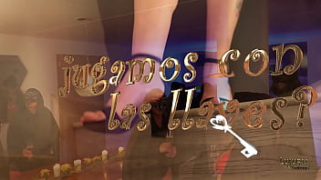 Preview 1 of Ebony Welcom Ass - &iquest_JUGAMOS CON LAS LLAVES?