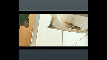 Preview 2 of Shoplifting Mom And Son - HOMBRE CON DOS PENES espiado