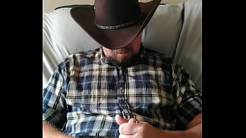Preview 1 of Bpxxx Vdo - A COWBOY WORKING ON HIS LOAD