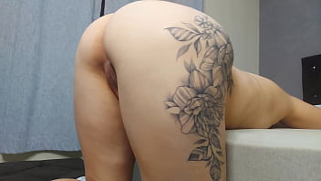 Preview 1 of Japanese Ntr - ESPOSA TRAIDOR FODE o AMIGO de seu MARIDO enquanto ele sai!!