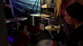 Preview 3 of Sunny Leone In First Time Sex - Felicity feline drumming long jam