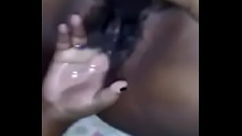 Preview 4 of Jaklin Ke Sexy Video - Avec ses doigts elle lui presse le  jus