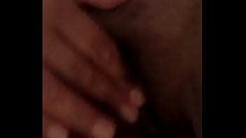 Preview 4 of Gf Waiting Sex - Amiga exitada topandose en el ba&ntilde_o