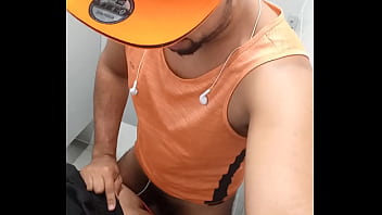 Preview 2 of Indian Xxx3hd Girls - BANHEIR&Atilde_O FODENDO O CASADO - FULL RED