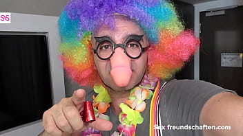Preview 1 of Indian Girl Xxxxxxv - CREEP CLOWN DIPPED THIS SLUT: MIA BLOW (German) -SEX-FREUNDSCHAFTEN.com
