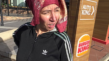 Preview 1 of Stool Mon - A hungry Turkish woman is NOT SCARED to have sex in exchange for a BURGER !!!