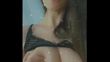 Preview 1 of Beeg As Mom - Clips calientes en lencer&iacute_a,  desnuda y masturb&aacute_ndome Julio 2020