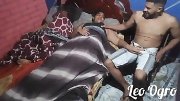 Preview 2 of Real Mother Son Mms Sex - Enteada sendo fudida pelo padrasto ao lado da m&atilde_e do Par&aacute_ (Arianny Koda RJ, Nicoli Fox)