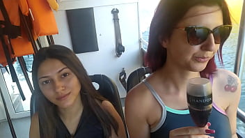 Preview 1 of Huge Cock Car - Pernocas &eacute_ reconhecida por um homem acompanhado e causa maior confus&atilde_o amiga dela conta tudo