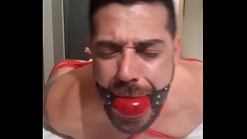 Preview 2 of Mann Trinkt Aus Muschi - Leicy Sposito Ballgagged hogtied