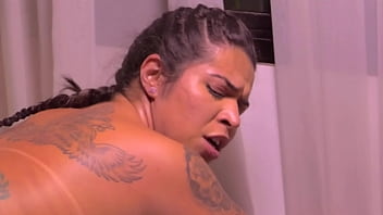 Preview 3 of Russian Girl And Dog Sex - Sexo caseiro com a gostosa VICT&Oacute_RIA DIAS