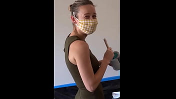 Preview 4 of Any Bunny New Sexy Video - Brie Larson Hot ejercicios (jerk)