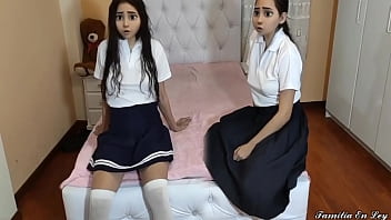 Preview 1 of Japanese Wife Pornhub - Hijastras Inocentes Educadas Sexualmente por su Padrastro Pervertido Cuando su Mama no esta En Casa