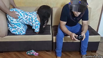 Preview 3 of Aniemals Xxx - Soy Follada Por El Mejor Amigo de Mi Novio Mientras el Esta Jugando Juegos Virtuales NTR