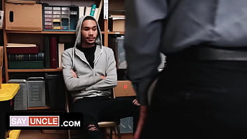 Preview 2 of Latin Cei6 - Male Thief Has To Satisfy The Security Officer To Get Away Of Fine