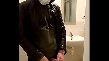 Preview 2 of Xxxxxnnxxxxx Black - Piss squirt