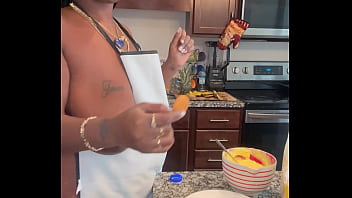 Preview 2 of Song And Sister - Making banana pudding