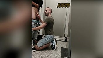 Preview 1 of First Time To Have Sexx - Xisco suck dick in the lift NEIGHBOUR caught us