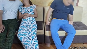 Preview 1 of Smeshariki Rasporyadok Dnya - Me Follo a Mi Cu&ntilde_ada La Esposa de mi Hermano Mientras Su Marido Esta Descansando NTR