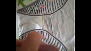Preview 3 of Si Galore - Corrida en bragas de mi vecina 35